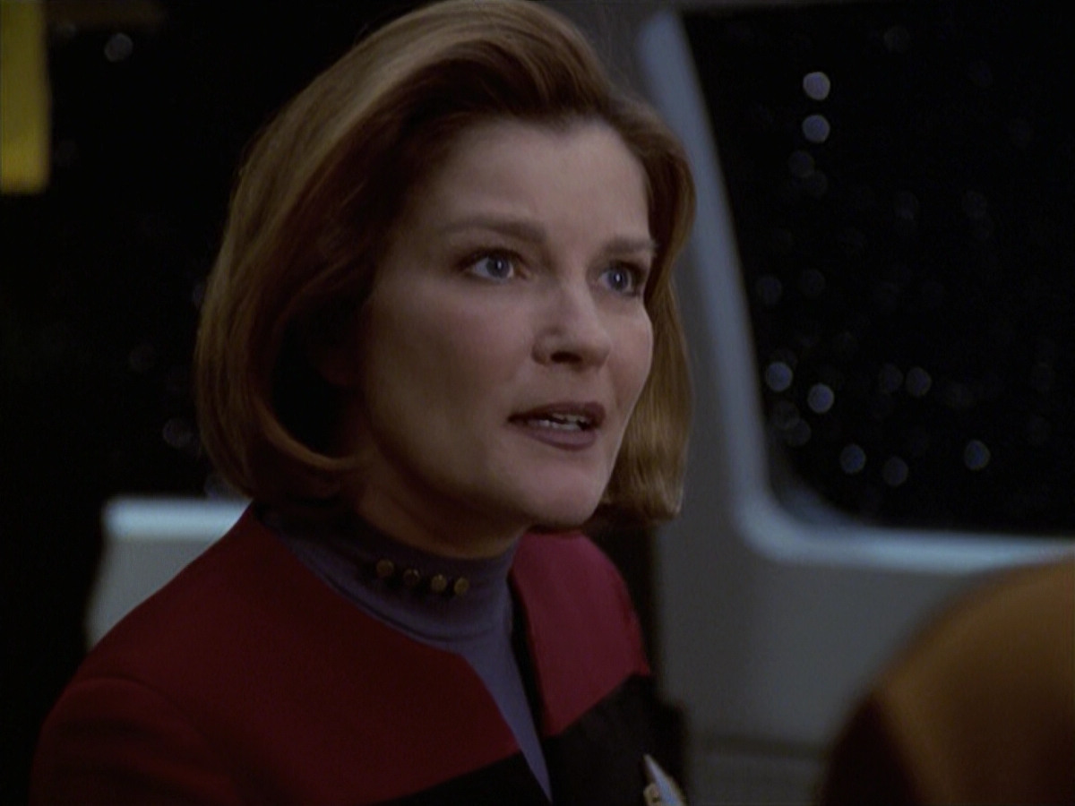 extant_StarTrek_VOY_6x19-ChildsPlay_00136.jpg