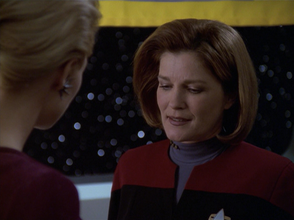 extant_StarTrek_VOY_6x19-ChildsPlay_00177.jpg