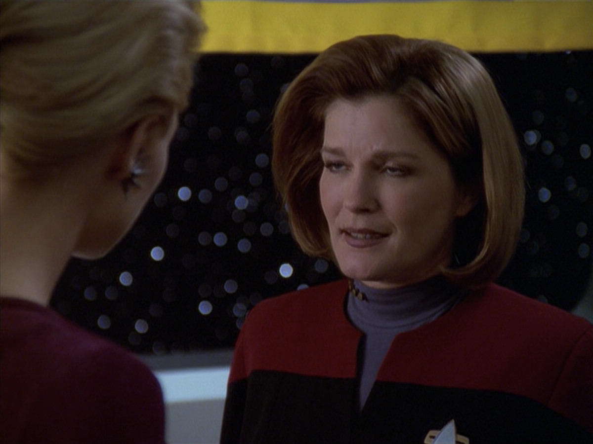 extant_StarTrek_VOY_6x19-ChildsPlay_00178.jpg