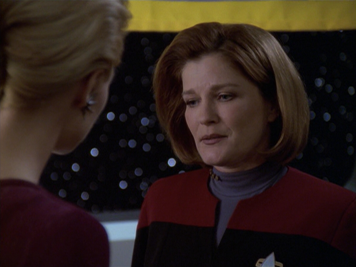 extant_StarTrek_VOY_6x19-ChildsPlay_00179.jpg