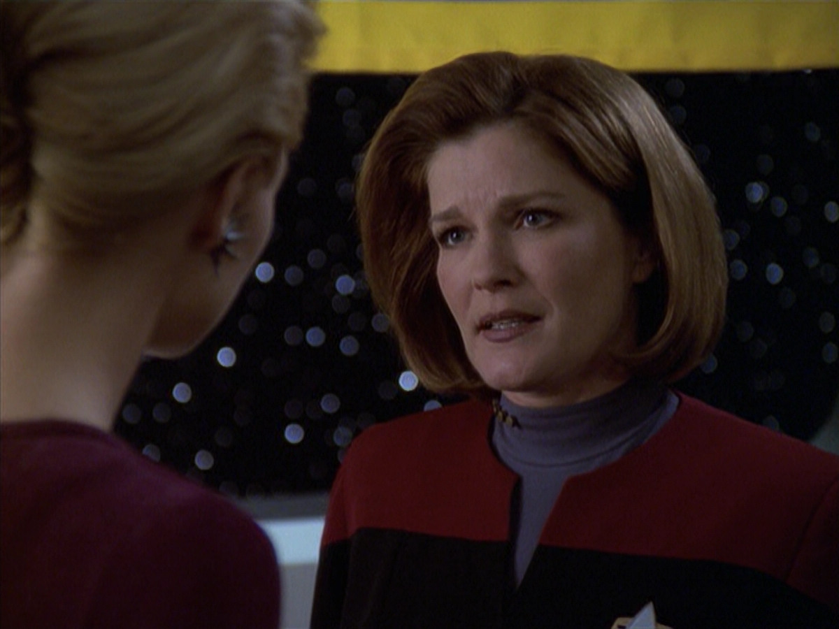 extant_StarTrek_VOY_6x19-ChildsPlay_00181.jpg