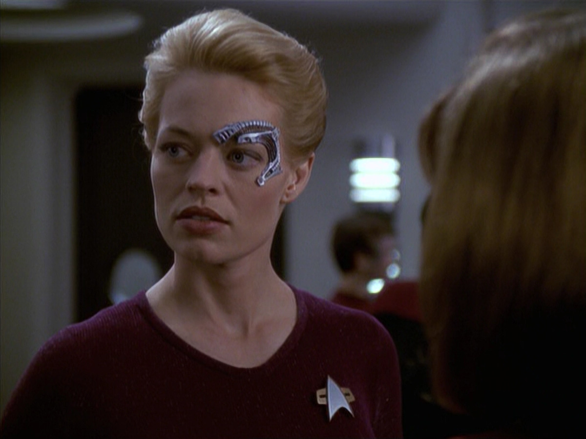 extant_StarTrek_VOY_6x19-ChildsPlay_00196.jpg