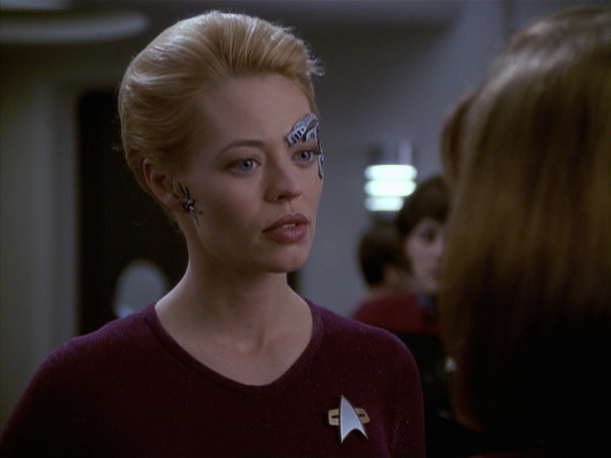 extant_StarTrek_VOY_6x19-ChildsPlay_00197.jpg