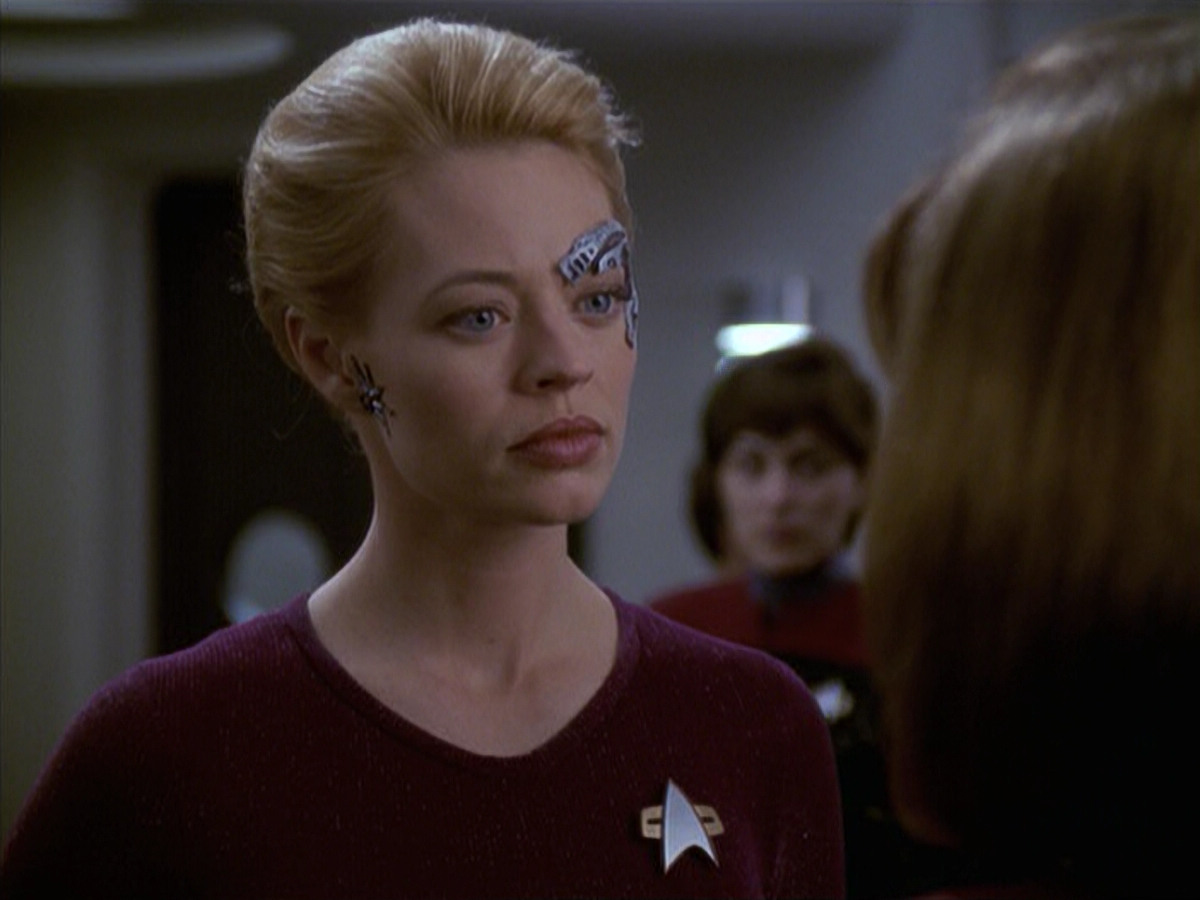 extant_StarTrek_VOY_6x19-ChildsPlay_00198.jpg