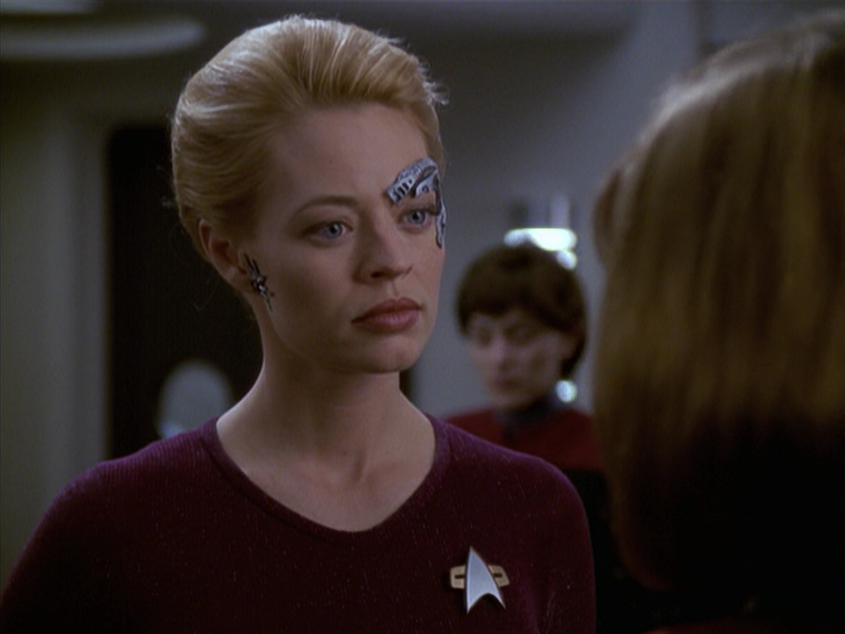 extant_StarTrek_VOY_6x19-ChildsPlay_00199.jpg