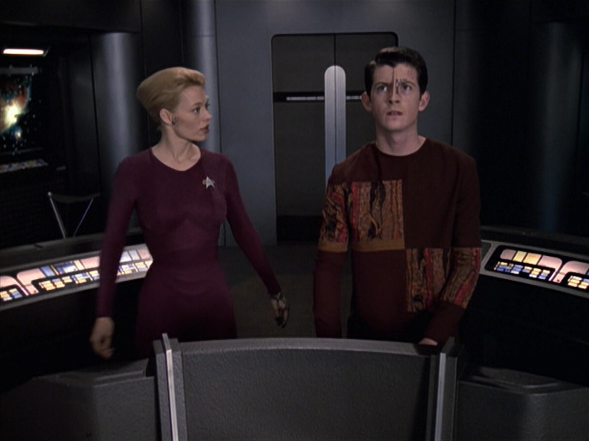 extant_StarTrek_VOY_6x19-ChildsPlay_00367.jpg