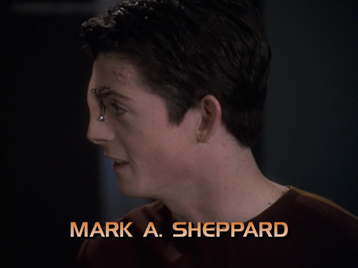 extant_StarTrek_VOY_6x19-ChildsPlay_00375.jpg