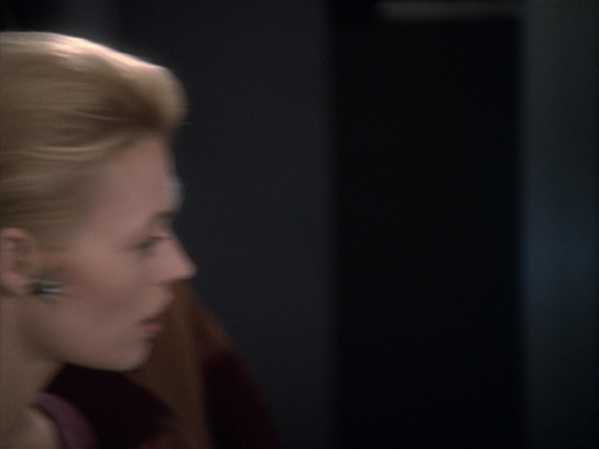 extant_StarTrek_VOY_6x19-ChildsPlay_00377.jpg
