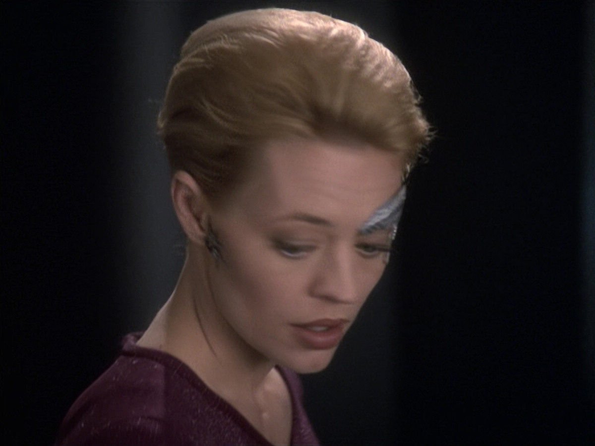extant_StarTrek_VOY_6x19-ChildsPlay_00378.jpg