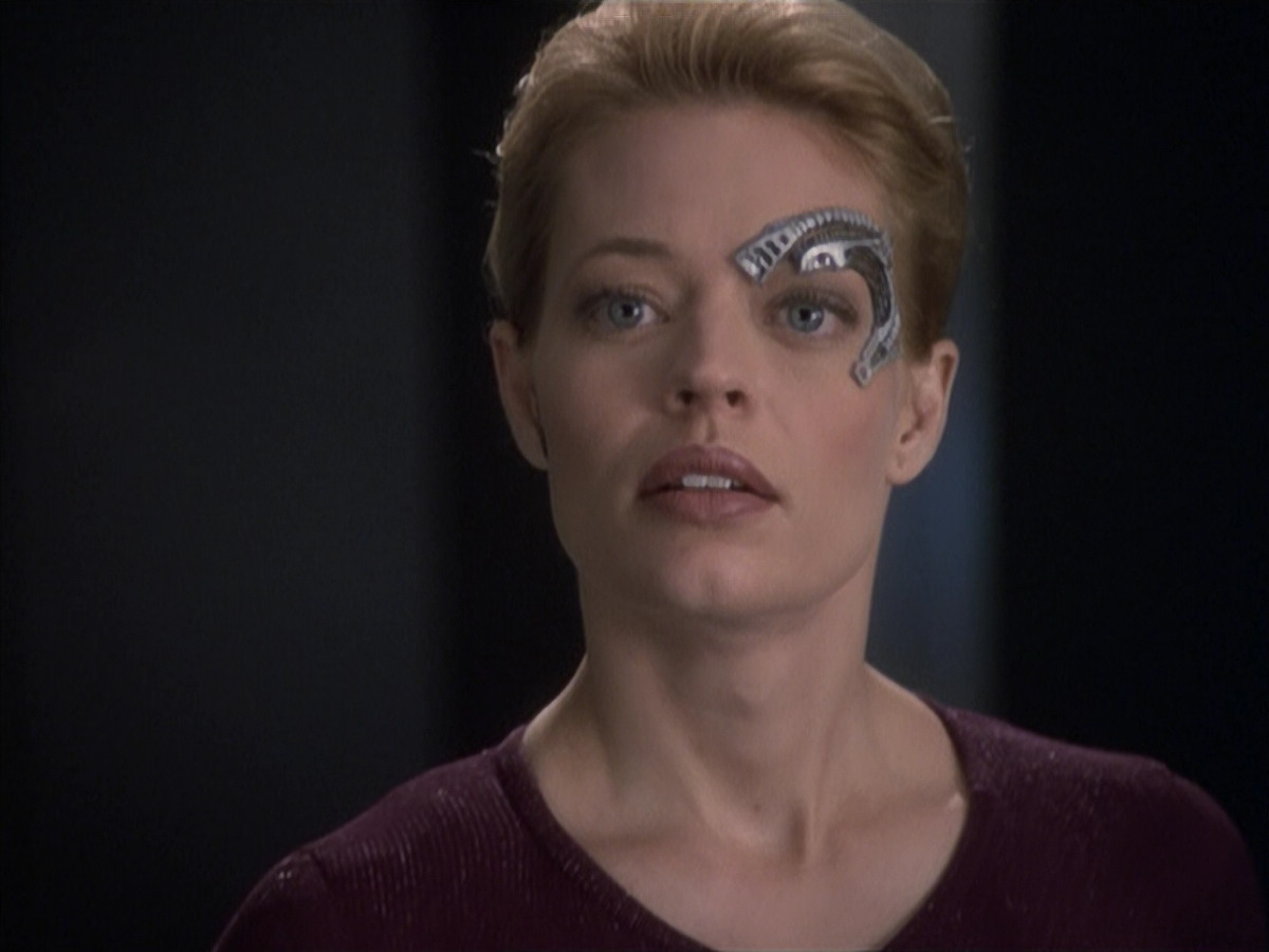 extant_StarTrek_VOY_6x19-ChildsPlay_00382.jpg