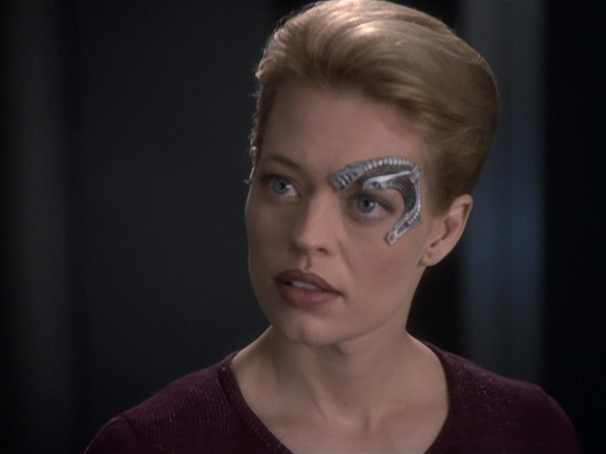 extant_StarTrek_VOY_6x19-ChildsPlay_00400.jpg