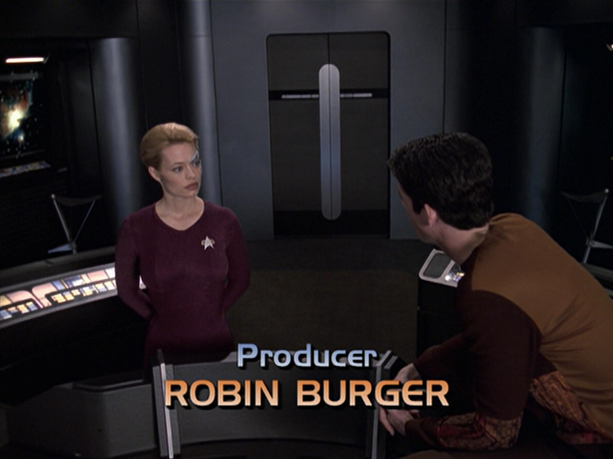 extant_StarTrek_VOY_6x19-ChildsPlay_00421.jpg