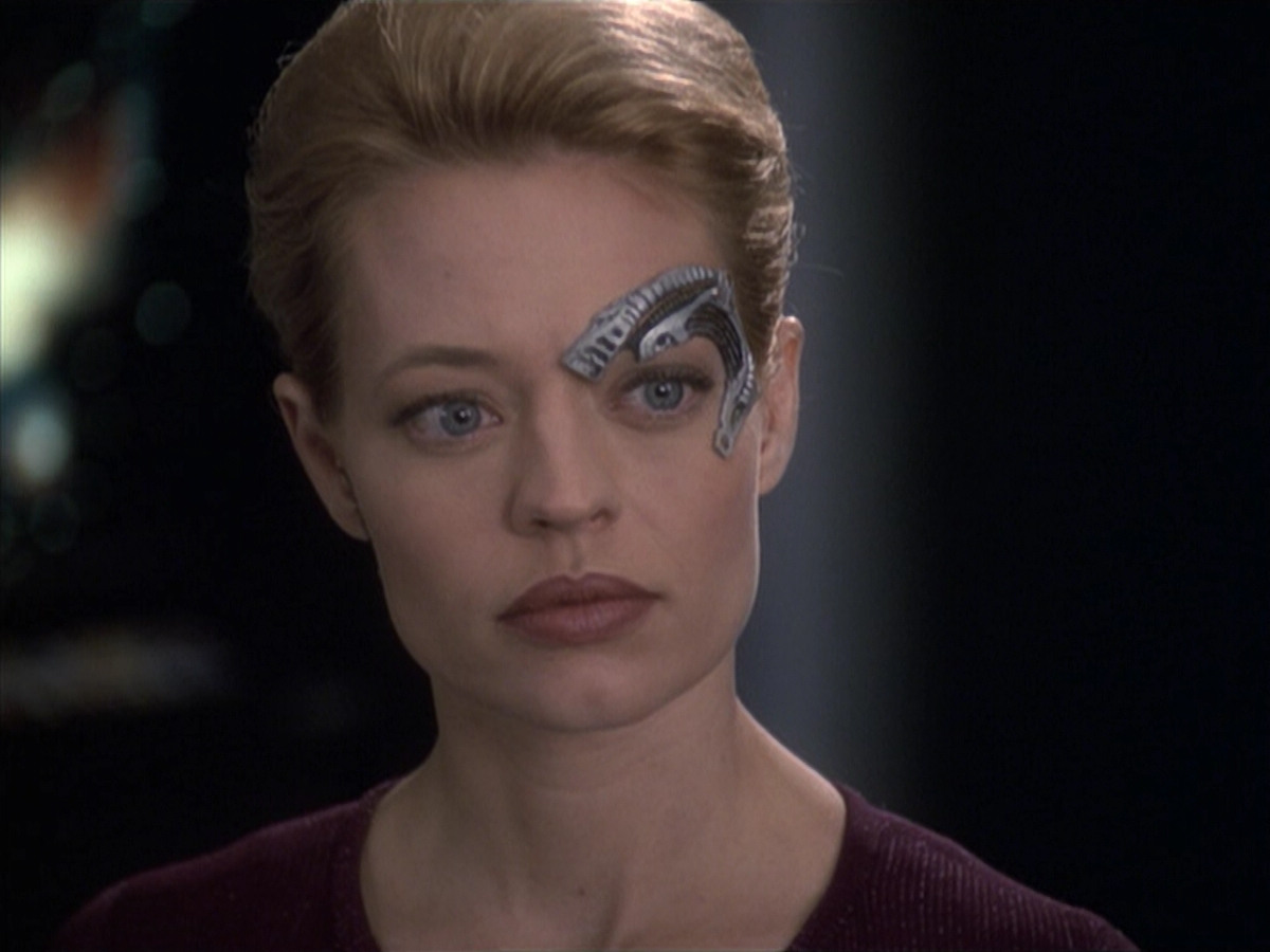 extant_StarTrek_VOY_6x19-ChildsPlay_00426.jpg
