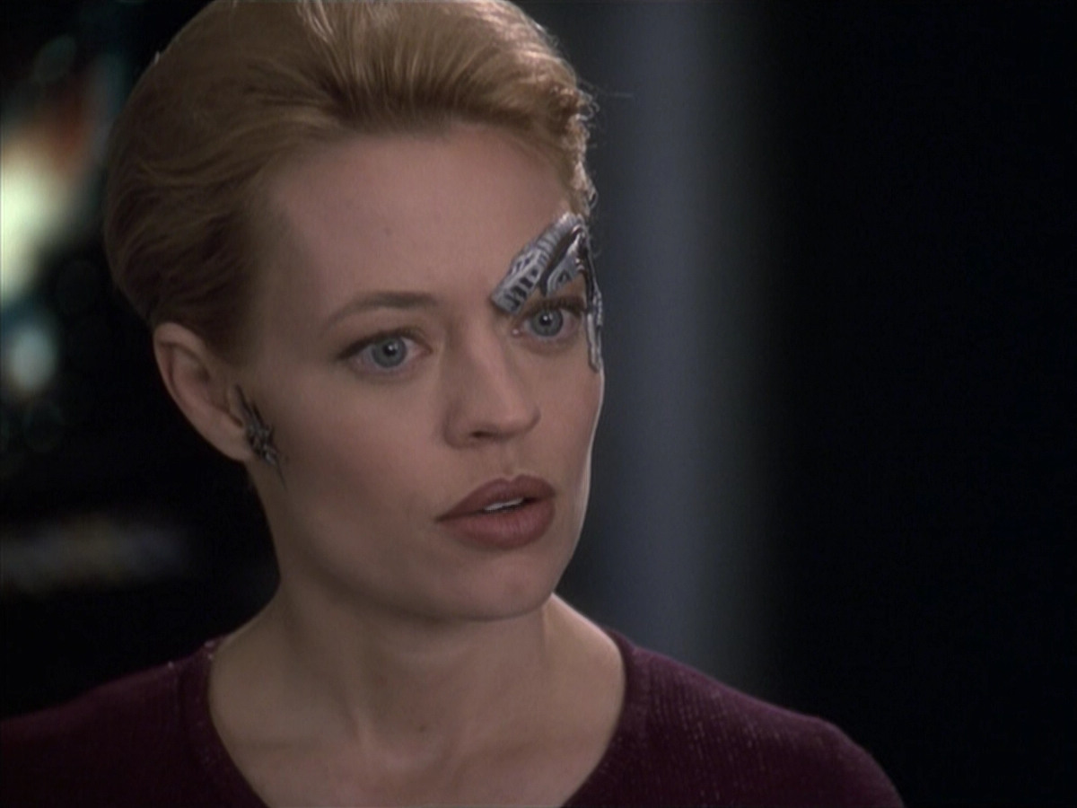 extant_StarTrek_VOY_6x19-ChildsPlay_00438.jpg