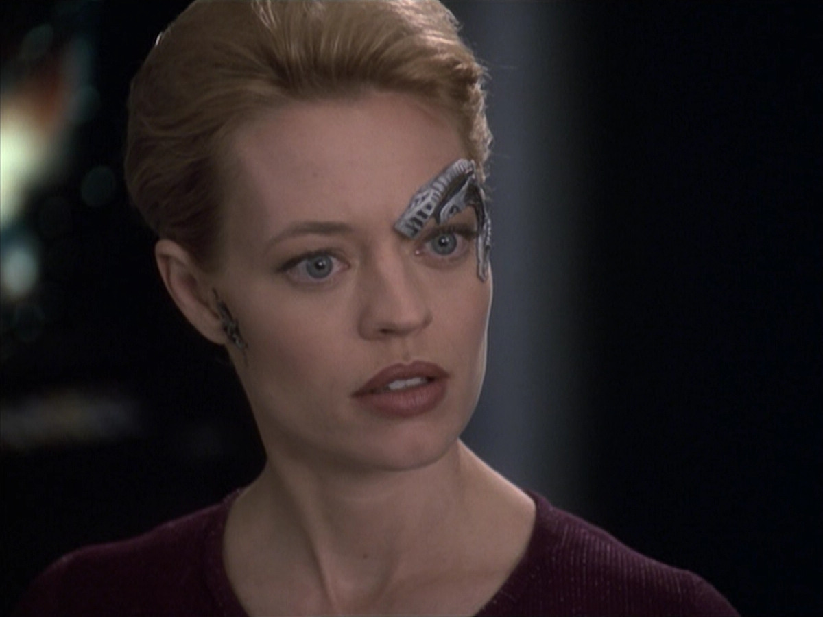 extant_StarTrek_VOY_6x19-ChildsPlay_00447.jpg