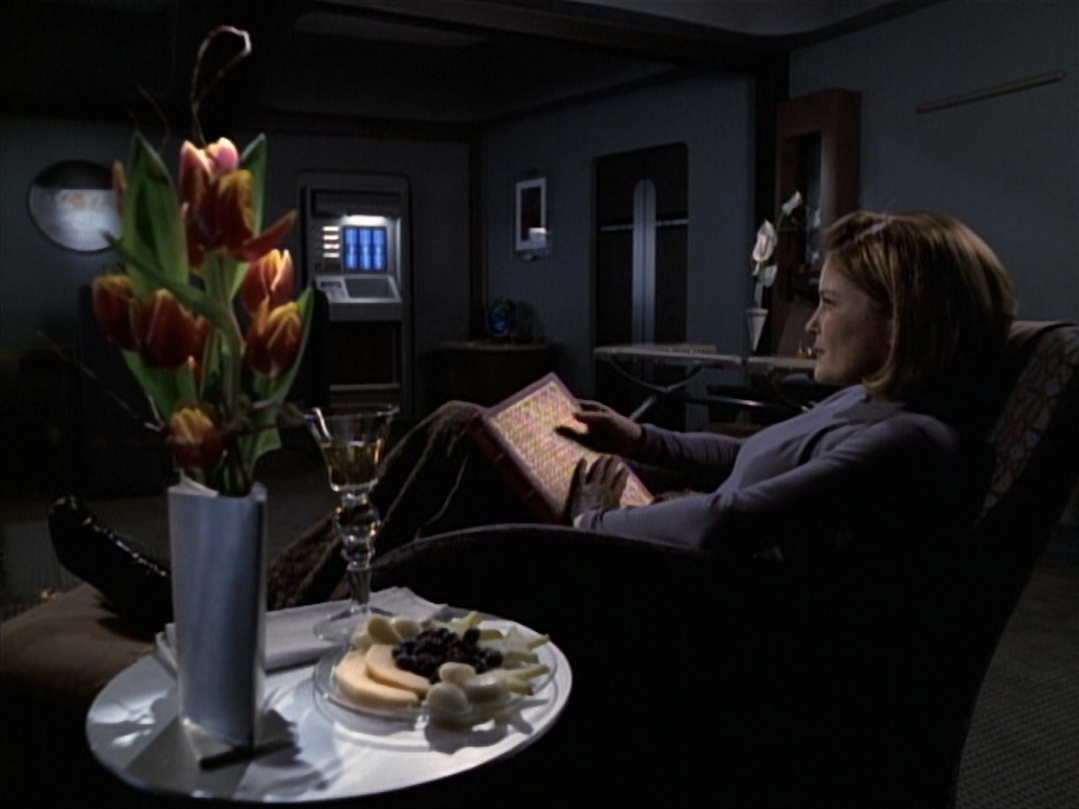 extant_StarTrek_VOY_6x19-ChildsPlay_00475.jpg