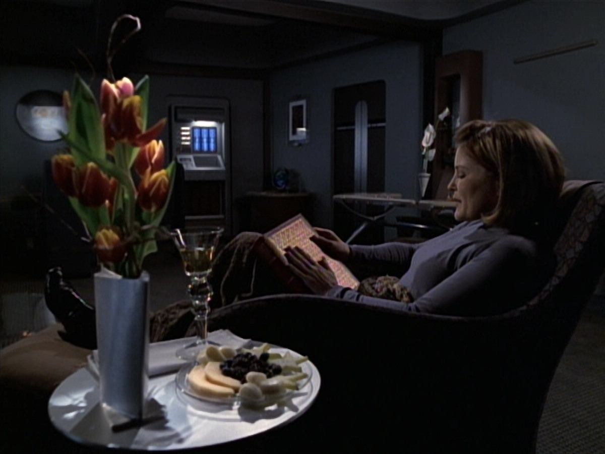 extant_StarTrek_VOY_6x19-ChildsPlay_00476.jpg