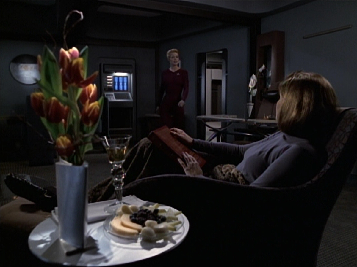 extant_StarTrek_VOY_6x19-ChildsPlay_00481.jpg