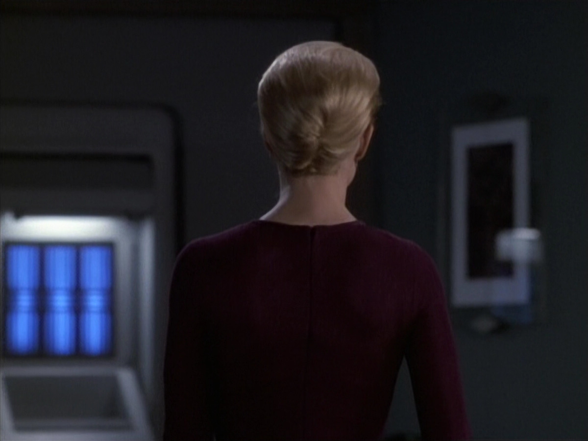 extant_StarTrek_VOY_6x19-ChildsPlay_00504.jpg
