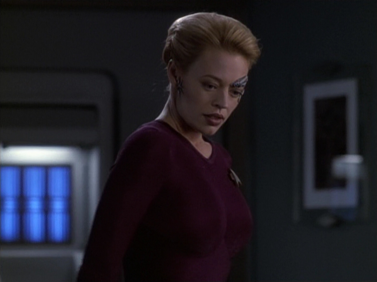 extant_StarTrek_VOY_6x19-ChildsPlay_00508.jpg