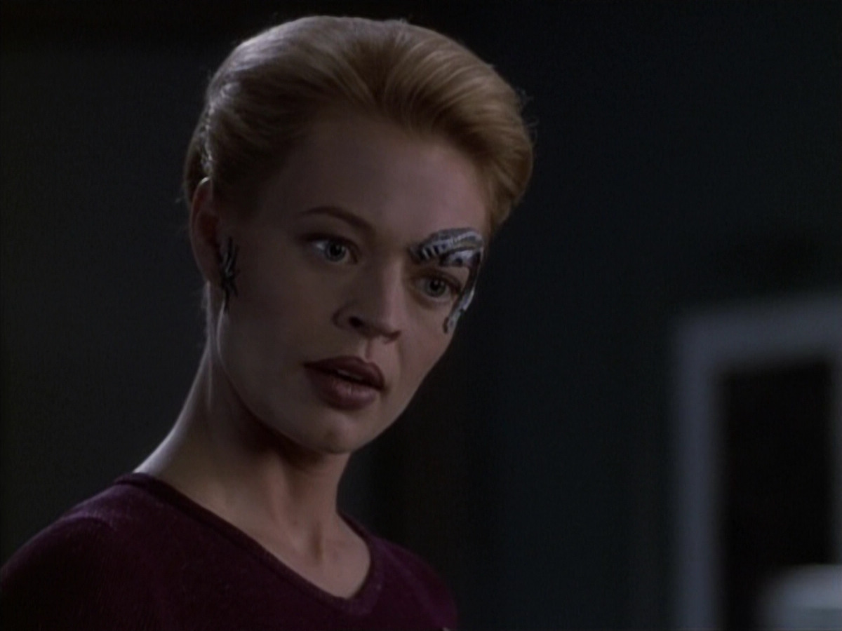 extant_StarTrek_VOY_6x19-ChildsPlay_00523.jpg