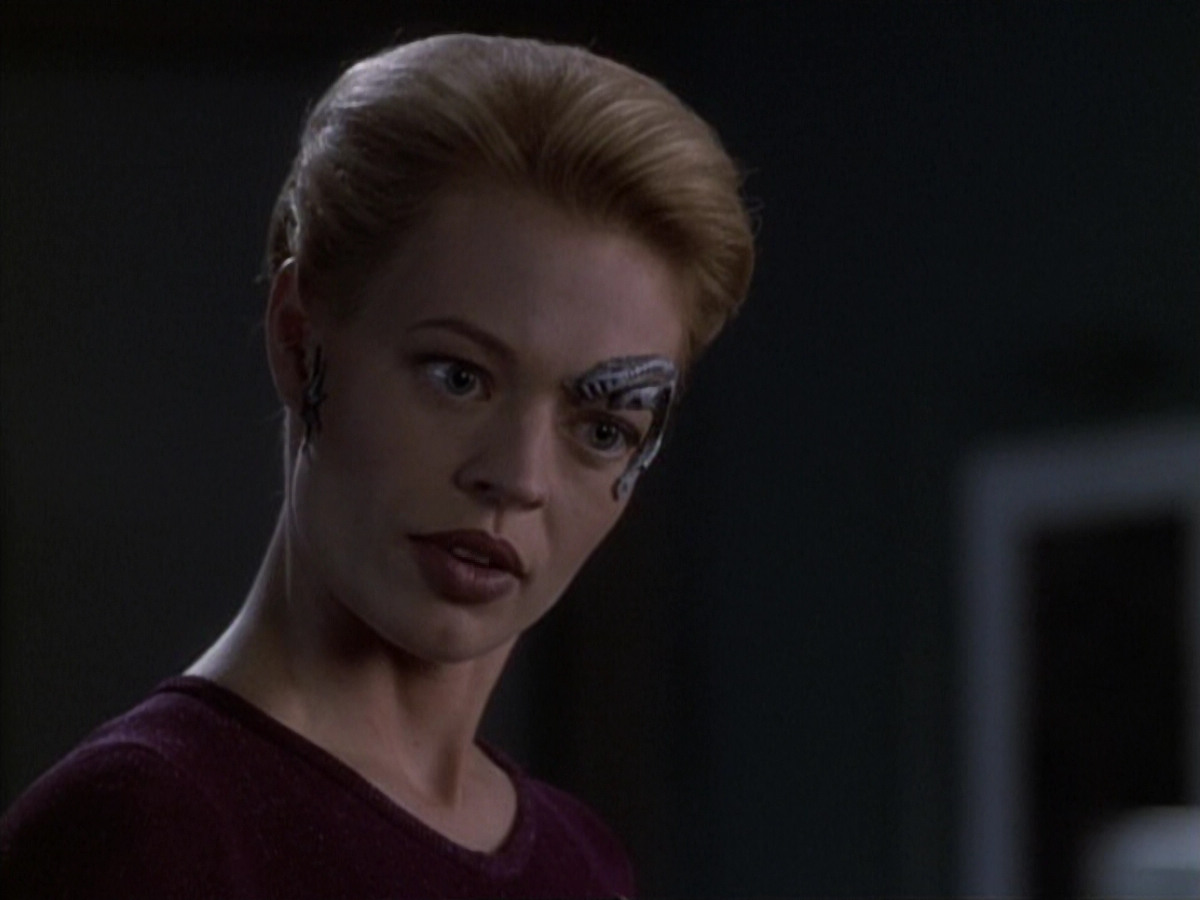 extant_StarTrek_VOY_6x19-ChildsPlay_00525.jpg