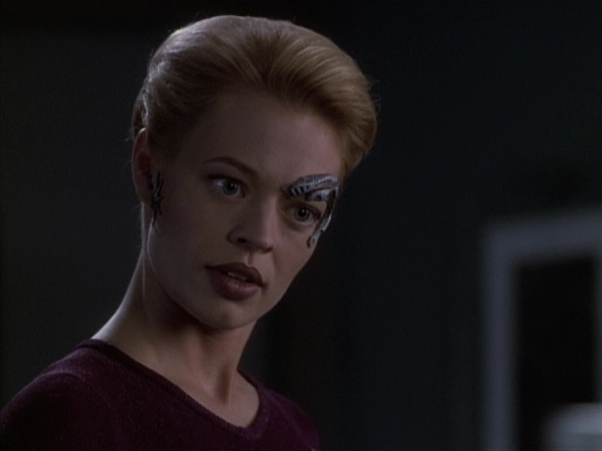 extant_StarTrek_VOY_6x19-ChildsPlay_00526.jpg