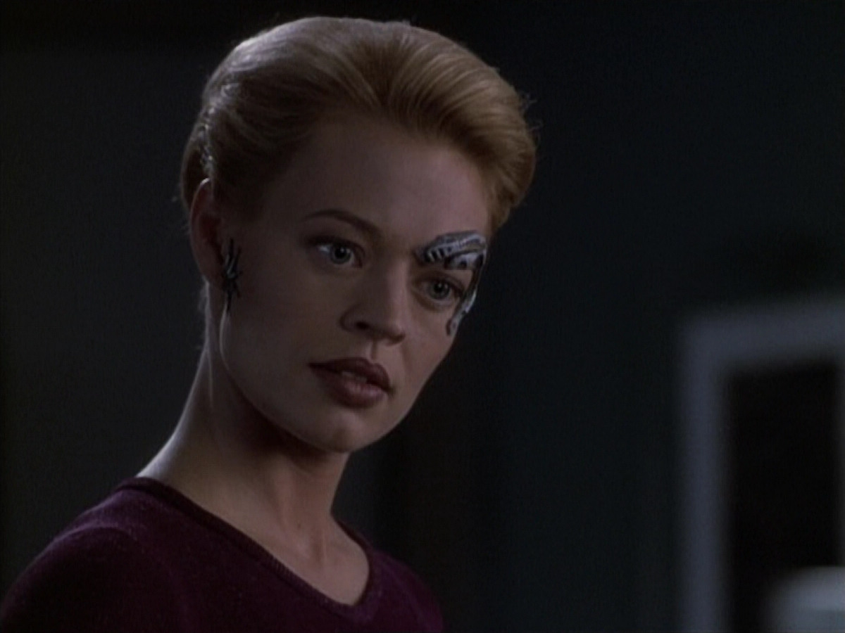 extant_StarTrek_VOY_6x19-ChildsPlay_00535.jpg