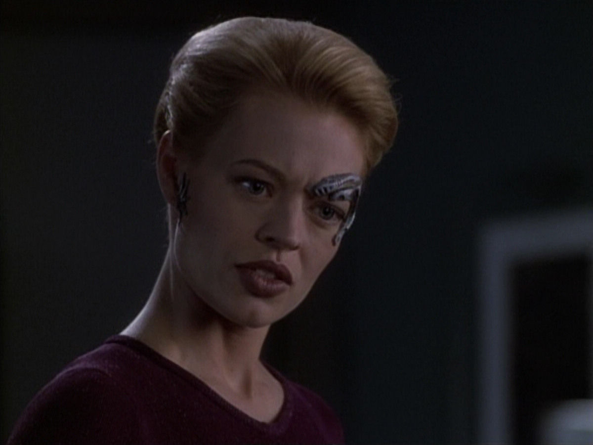 extant_StarTrek_VOY_6x19-ChildsPlay_00551.jpg