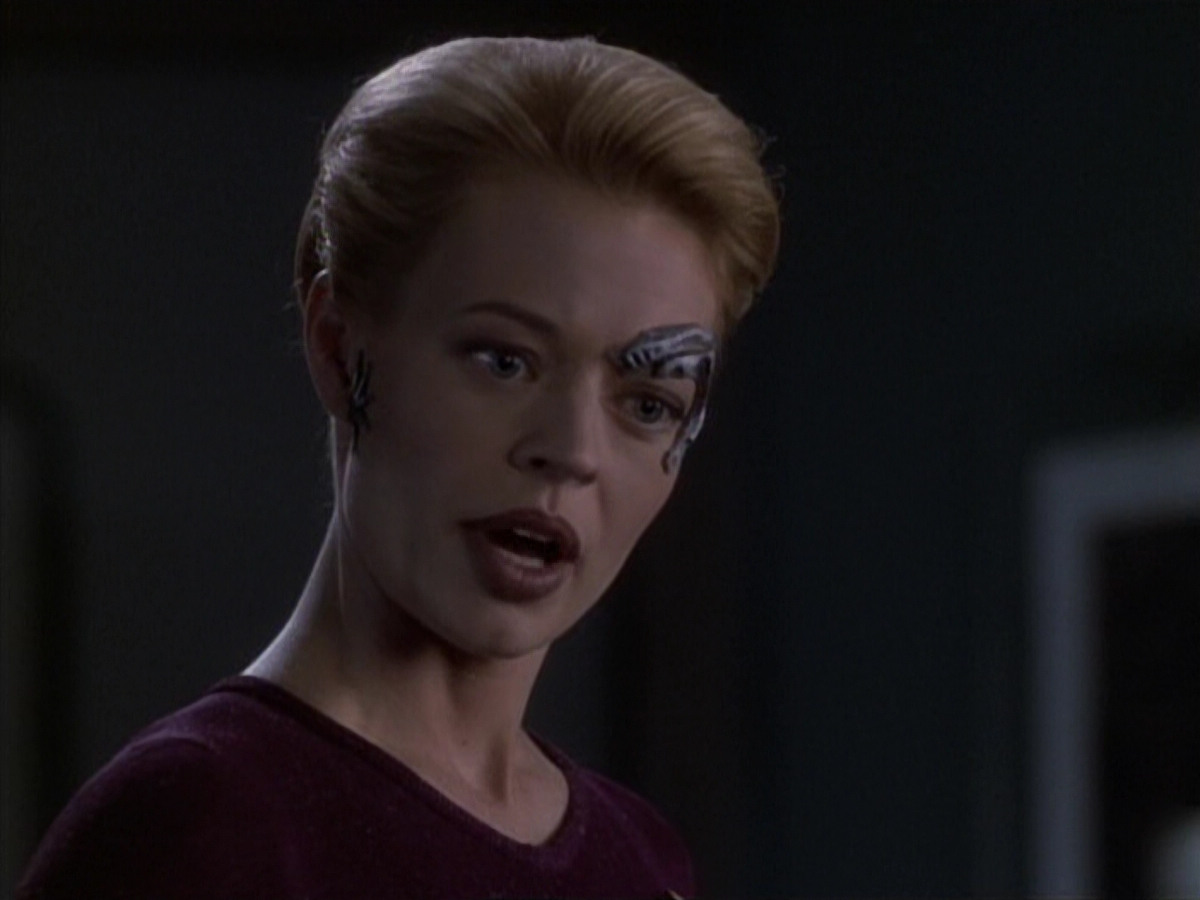extant_StarTrek_VOY_6x19-ChildsPlay_00566.jpg