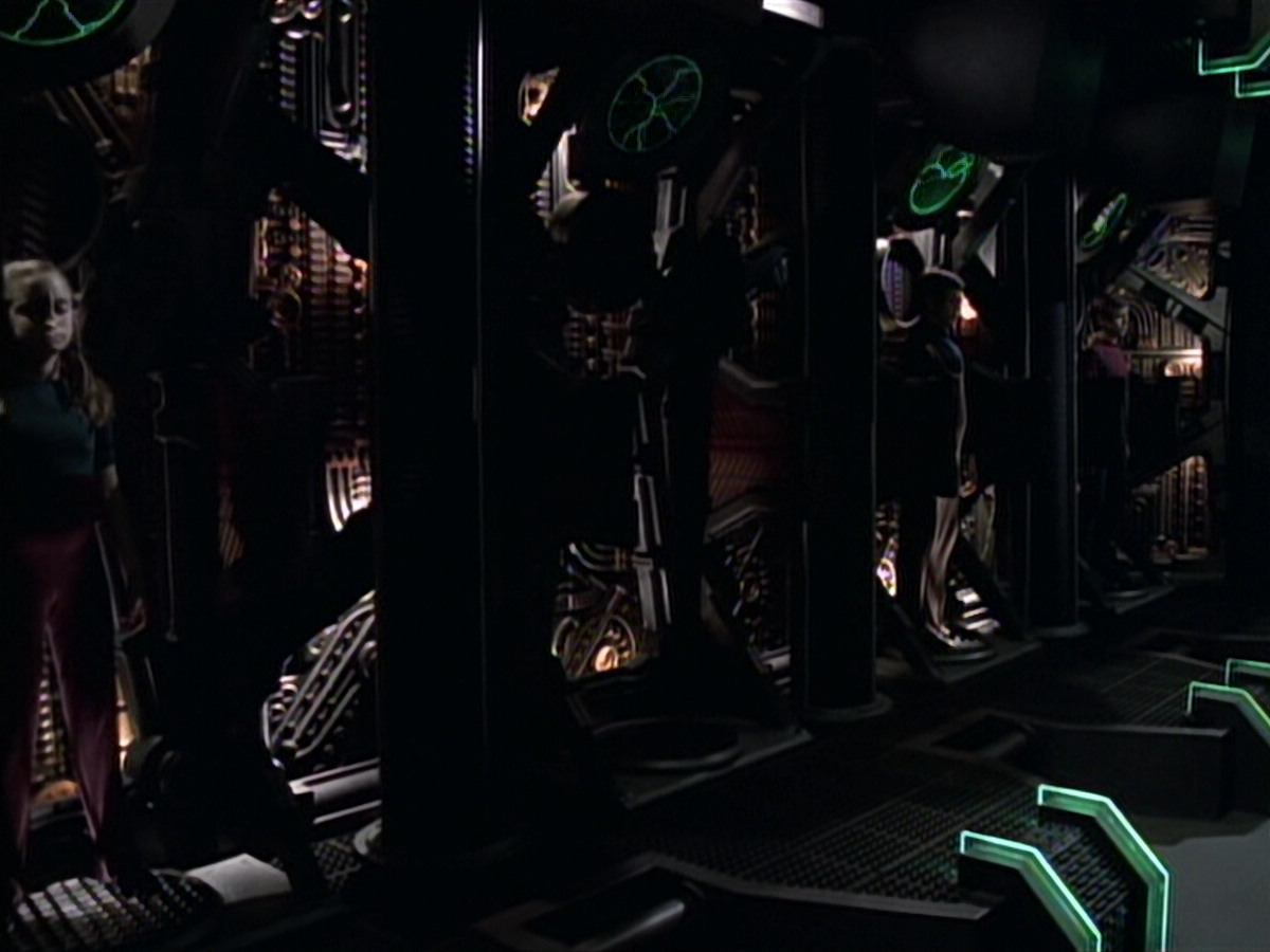 extant_StarTrek_VOY_6x19-ChildsPlay_00600.jpg