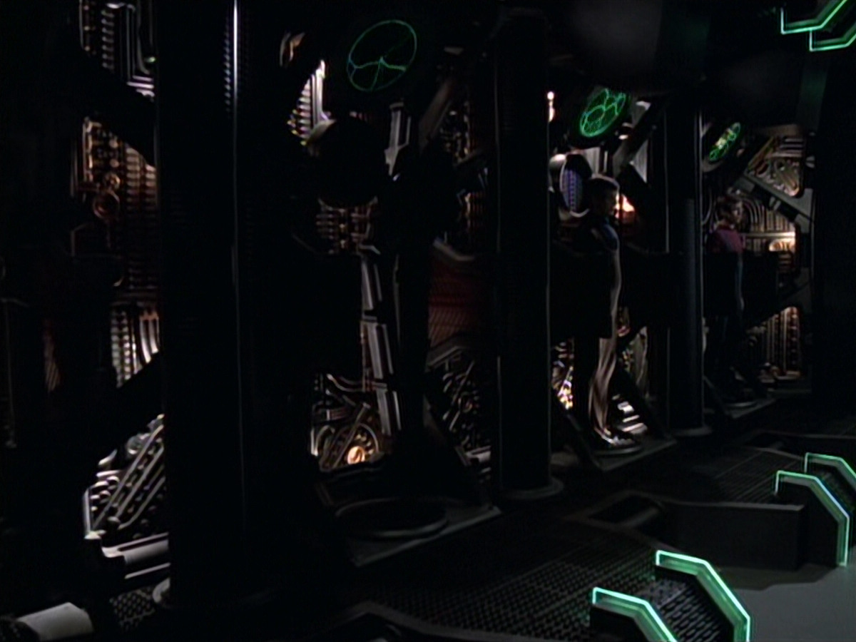 extant_StarTrek_VOY_6x19-ChildsPlay_00602.jpg
