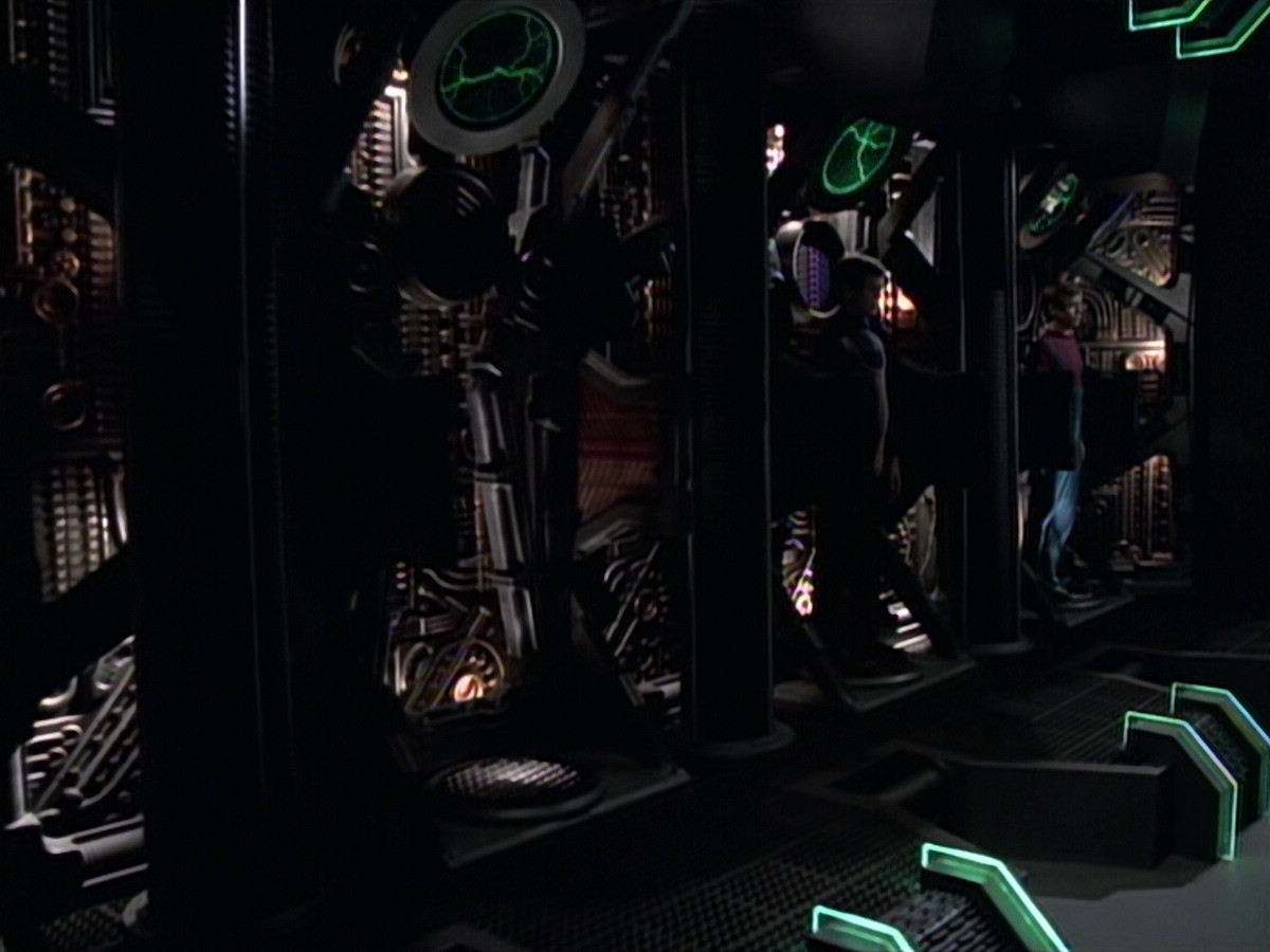 extant_StarTrek_VOY_6x19-ChildsPlay_00603.jpg