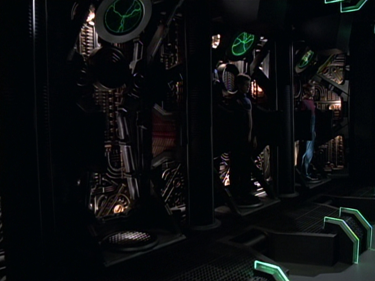 extant_StarTrek_VOY_6x19-ChildsPlay_00604.jpg