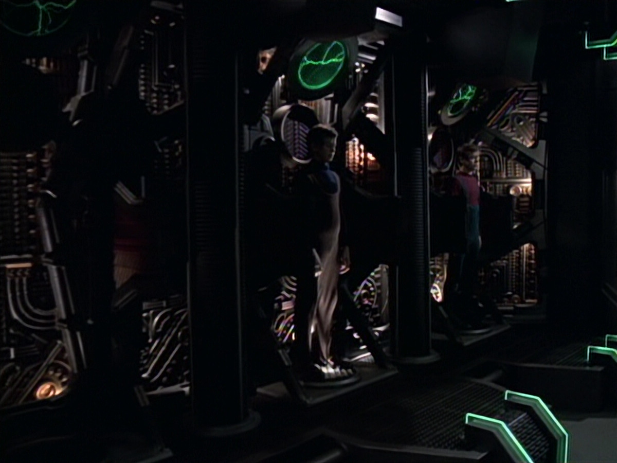 extant_StarTrek_VOY_6x19-ChildsPlay_00607.jpg