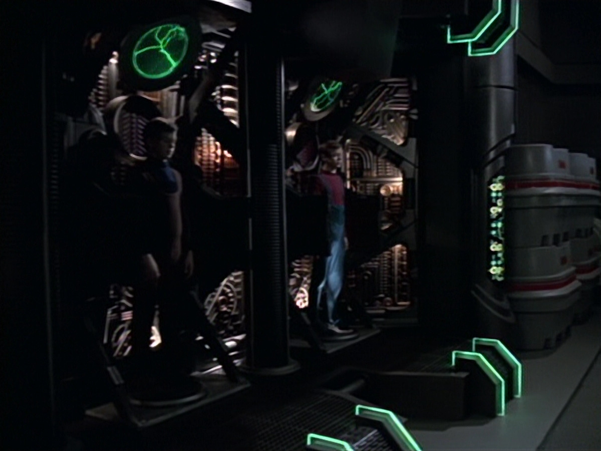 extant_StarTrek_VOY_6x19-ChildsPlay_00609.jpg
