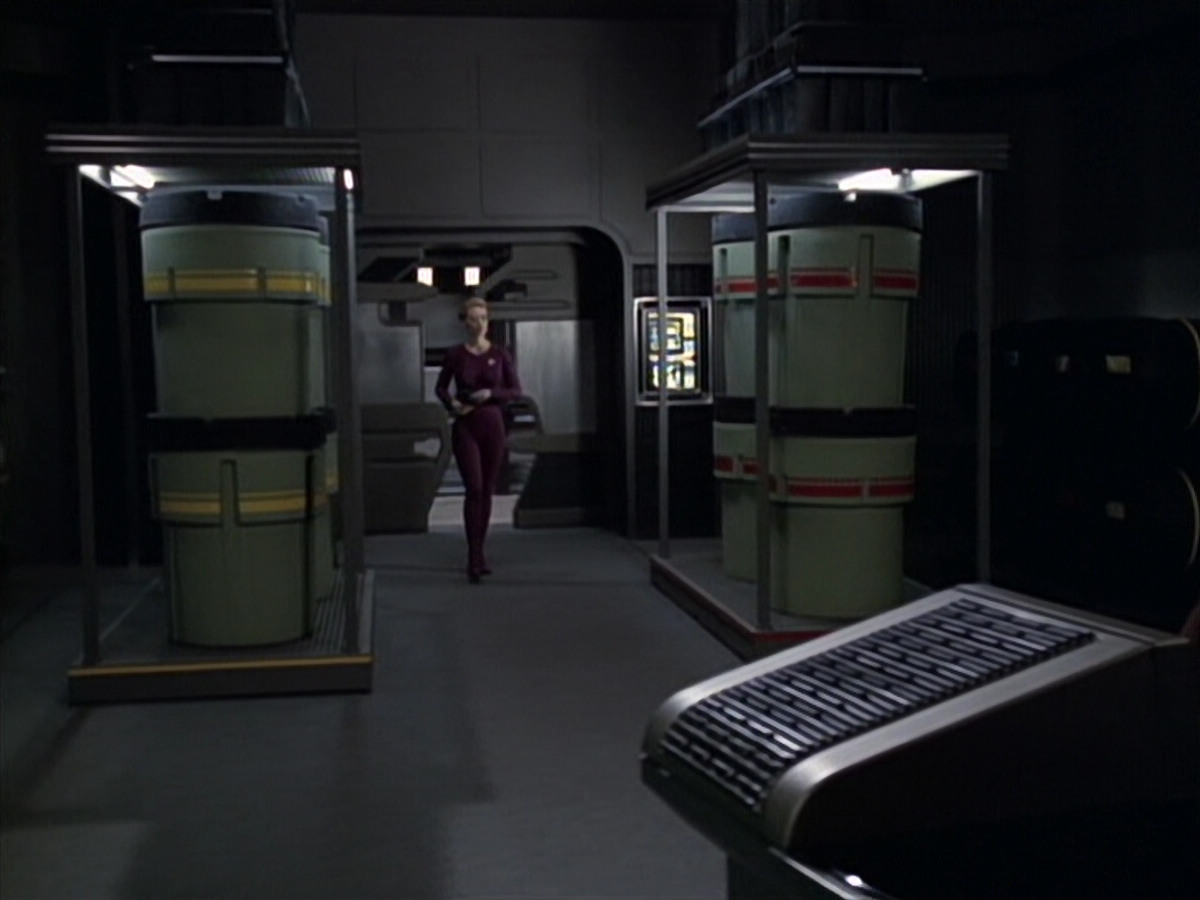 extant_StarTrek_VOY_6x19-ChildsPlay_00617.jpg