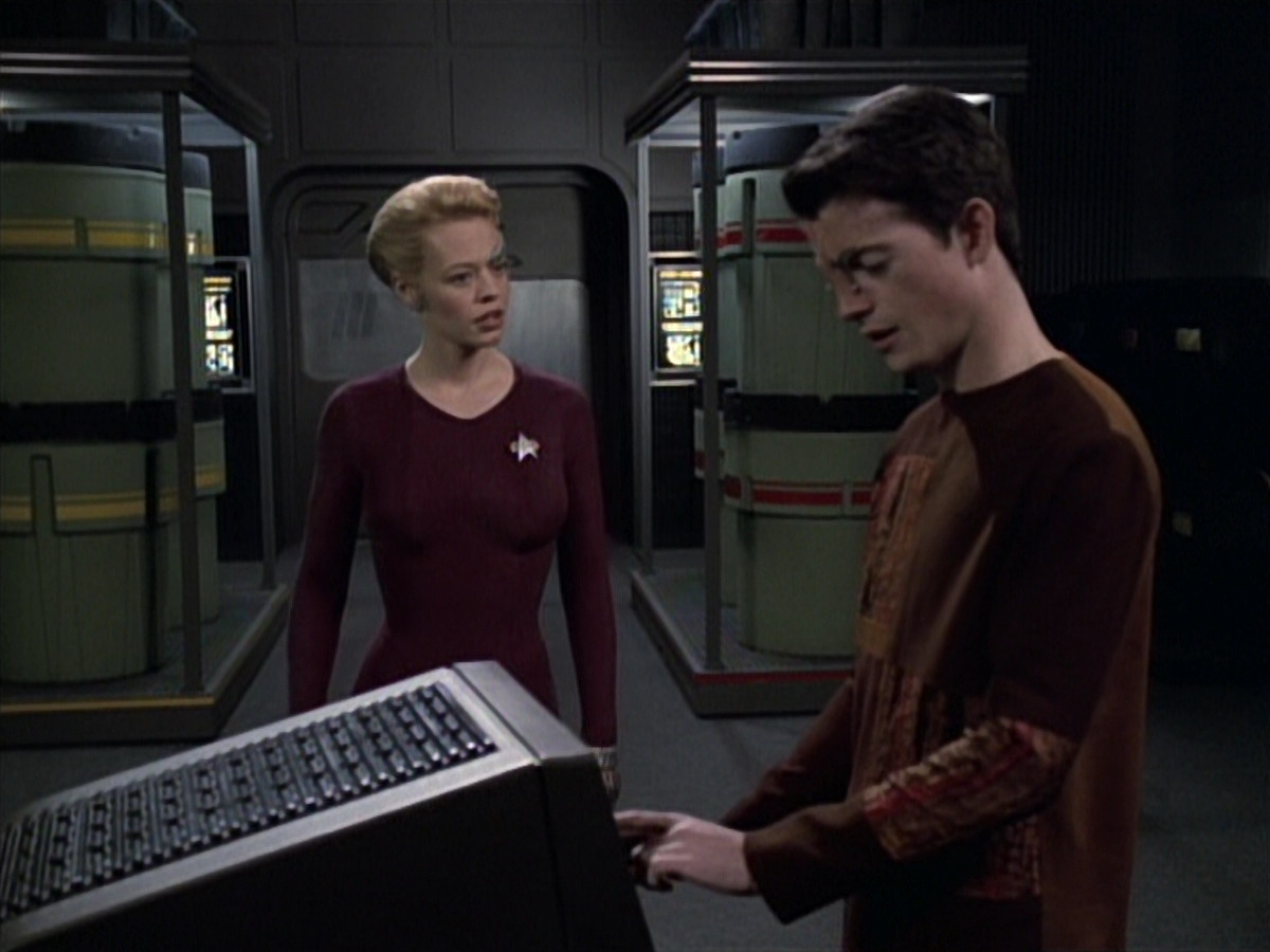 extant_StarTrek_VOY_6x19-ChildsPlay_00626.jpg