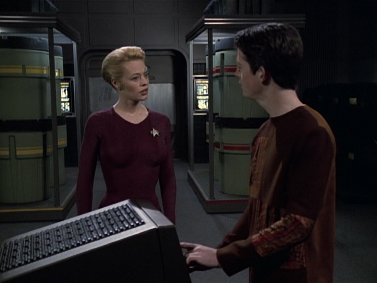 extant_StarTrek_VOY_6x19-ChildsPlay_00627.jpg