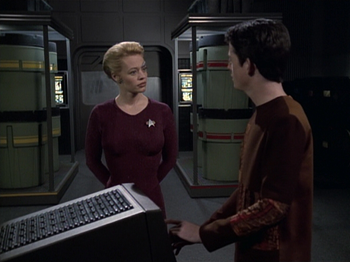 extant_StarTrek_VOY_6x19-ChildsPlay_00637.jpg