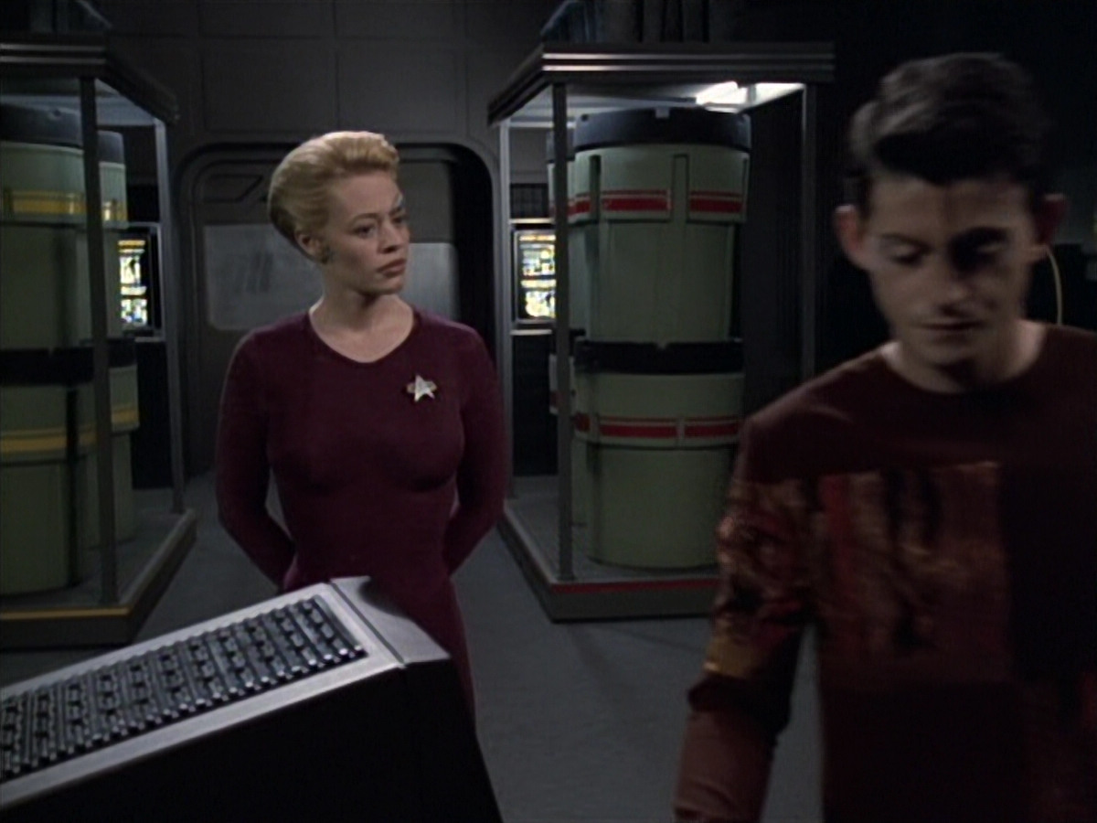 extant_StarTrek_VOY_6x19-ChildsPlay_00640.jpg