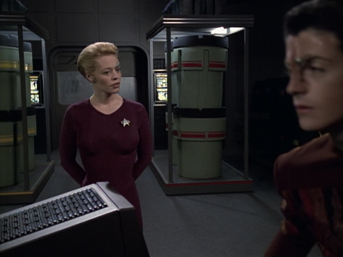 extant_StarTrek_VOY_6x19-ChildsPlay_00641.jpg