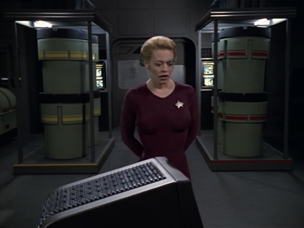 extant_StarTrek_VOY_6x19-ChildsPlay_00643.jpg