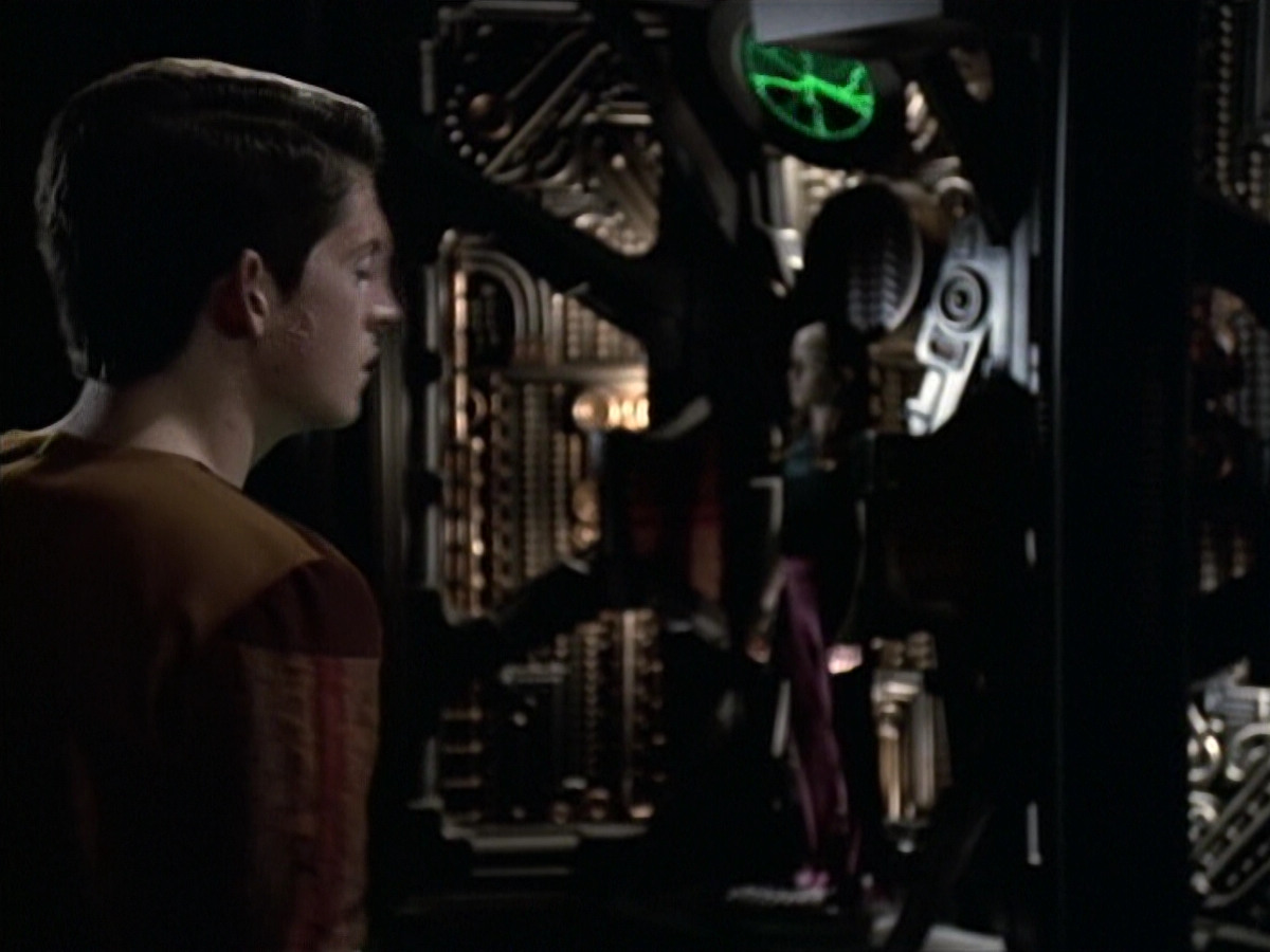 extant_StarTrek_VOY_6x19-ChildsPlay_00645.jpg