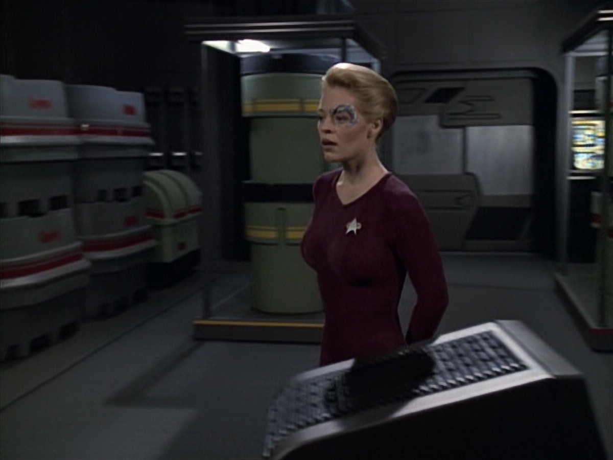 extant_StarTrek_VOY_6x19-ChildsPlay_00649.jpg