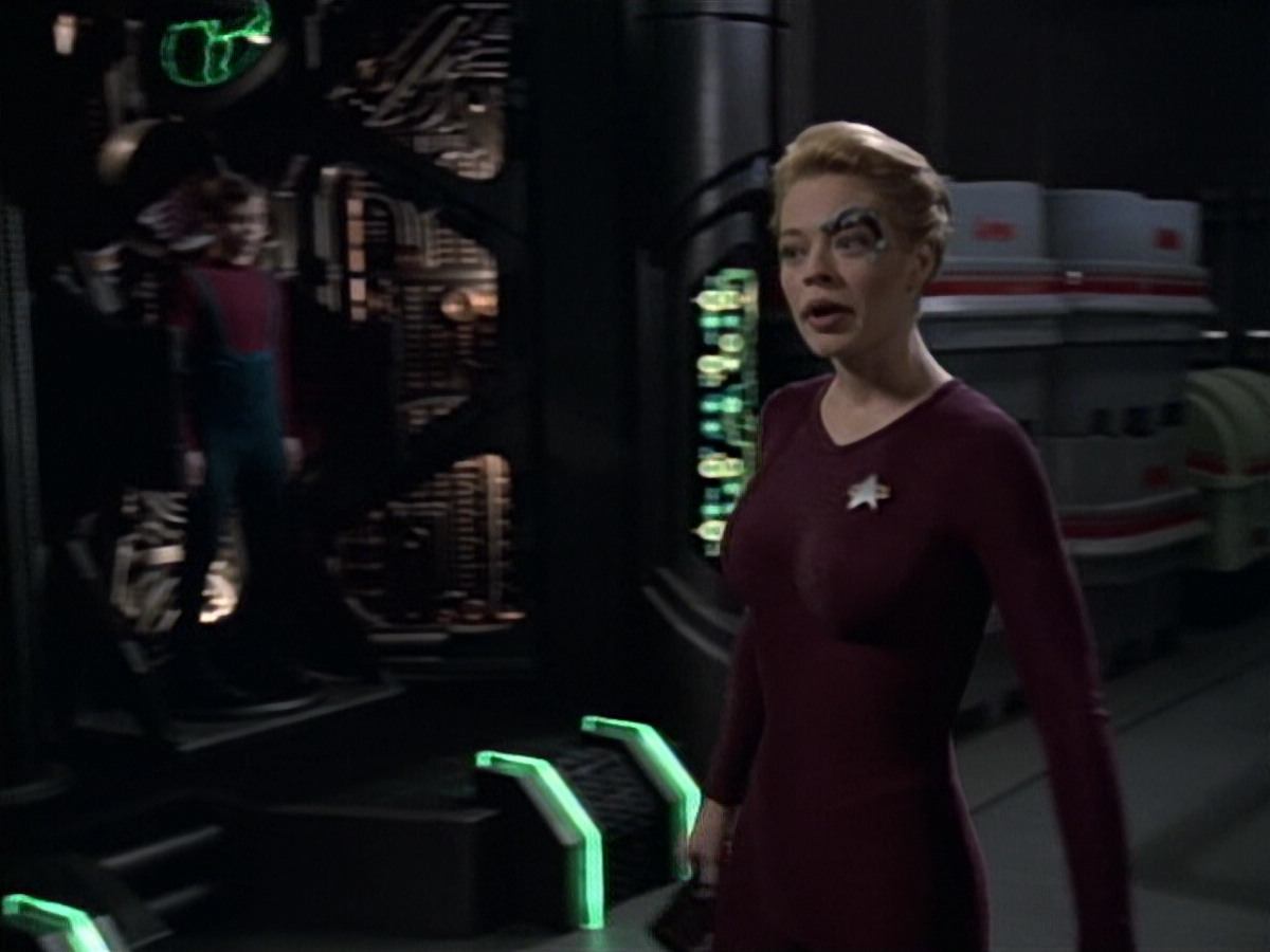 extant_StarTrek_VOY_6x19-ChildsPlay_00651.jpg