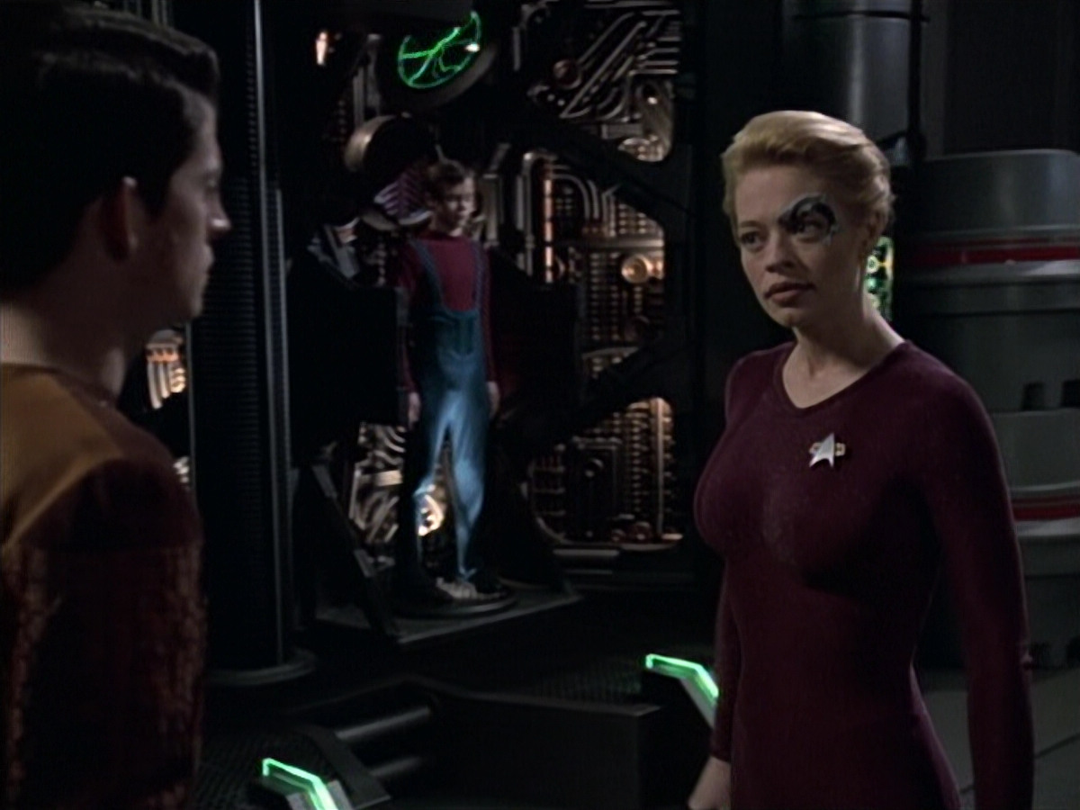 extant_StarTrek_VOY_6x19-ChildsPlay_00652.jpg