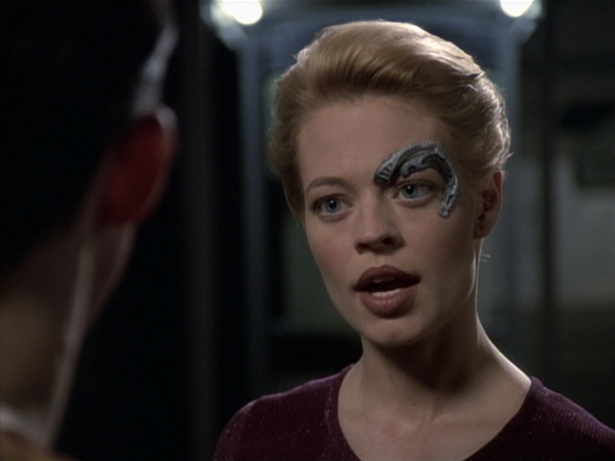 extant_StarTrek_VOY_6x19-ChildsPlay_00675.jpg