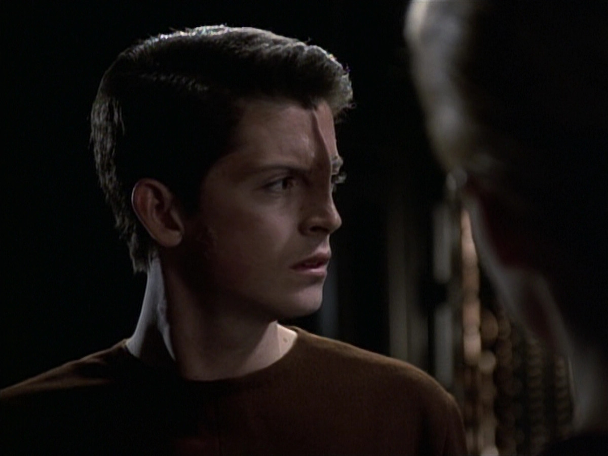 extant_StarTrek_VOY_6x19-ChildsPlay_00679.jpg