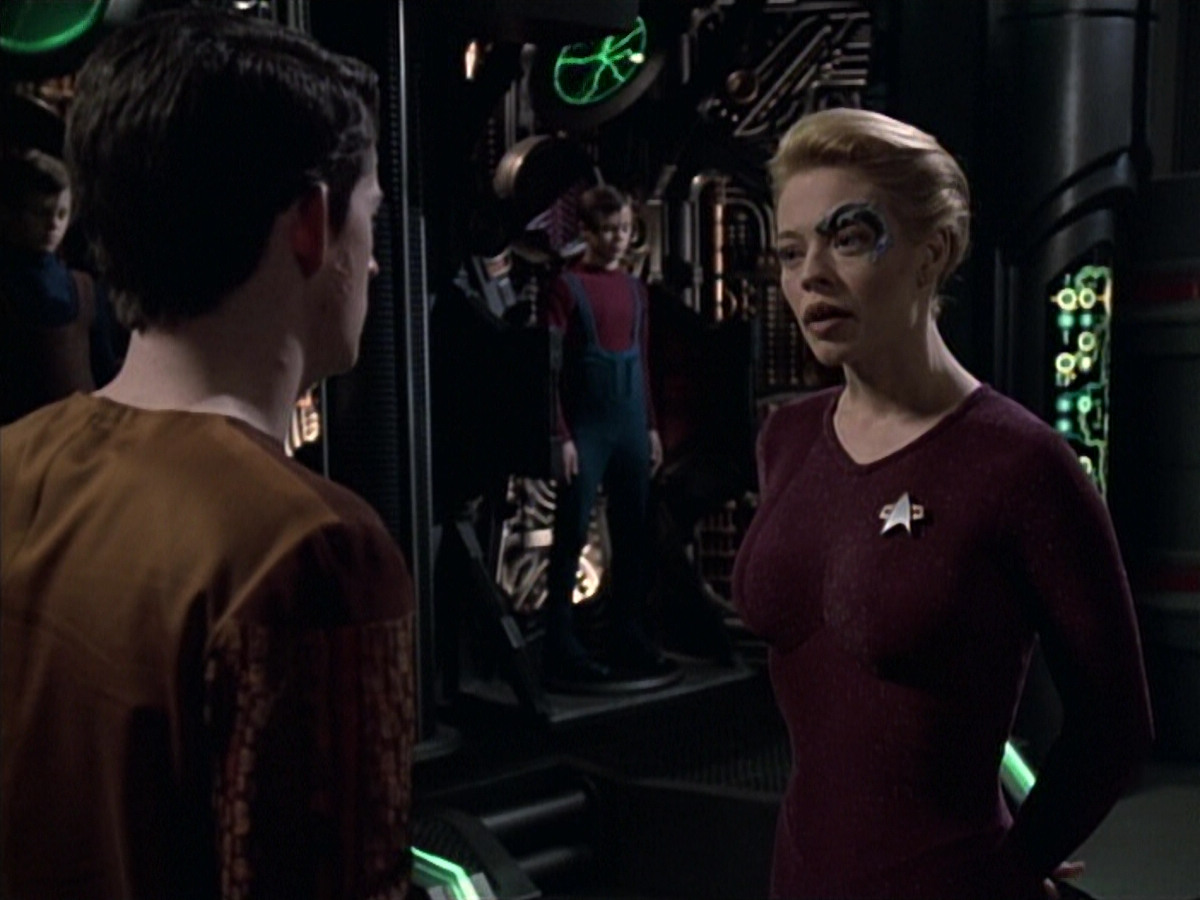 extant_StarTrek_VOY_6x19-ChildsPlay_00690.jpg